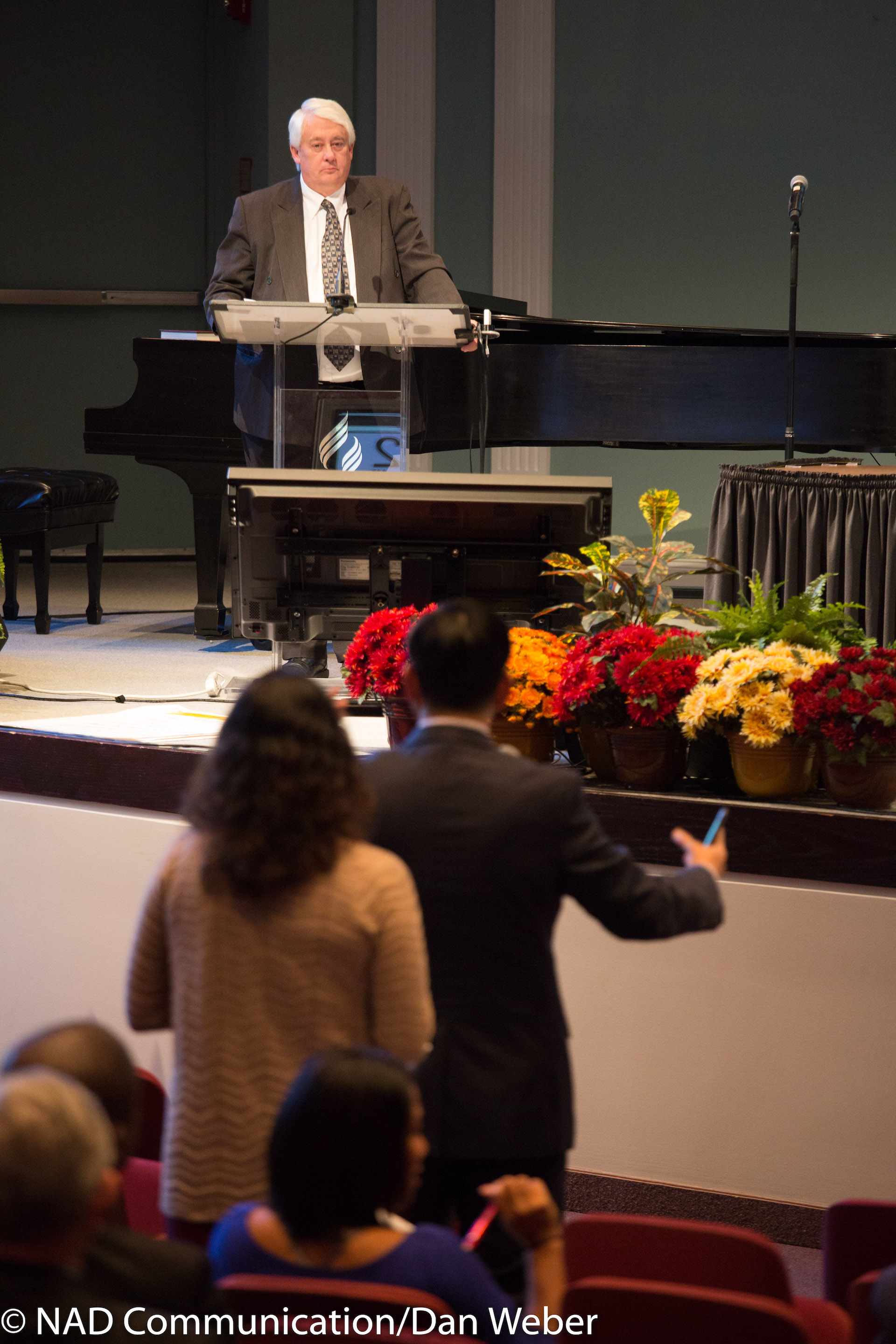 Larry Blackmer addressing committee 