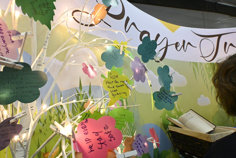4.&nbsp;&nbsp;&nbsp;&nbsp;  Pathfinders wrote praises and requests on the prayer tree stationed in the new health evangelism honor run by the NAD Health Ministries department. Photo: Cerron Pollard | North American Division