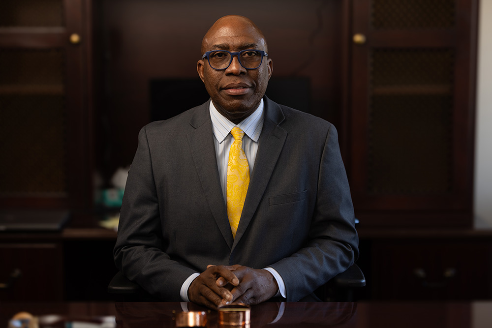 Christon Arthur new La Sierra University president (middle age Black man with glasses)