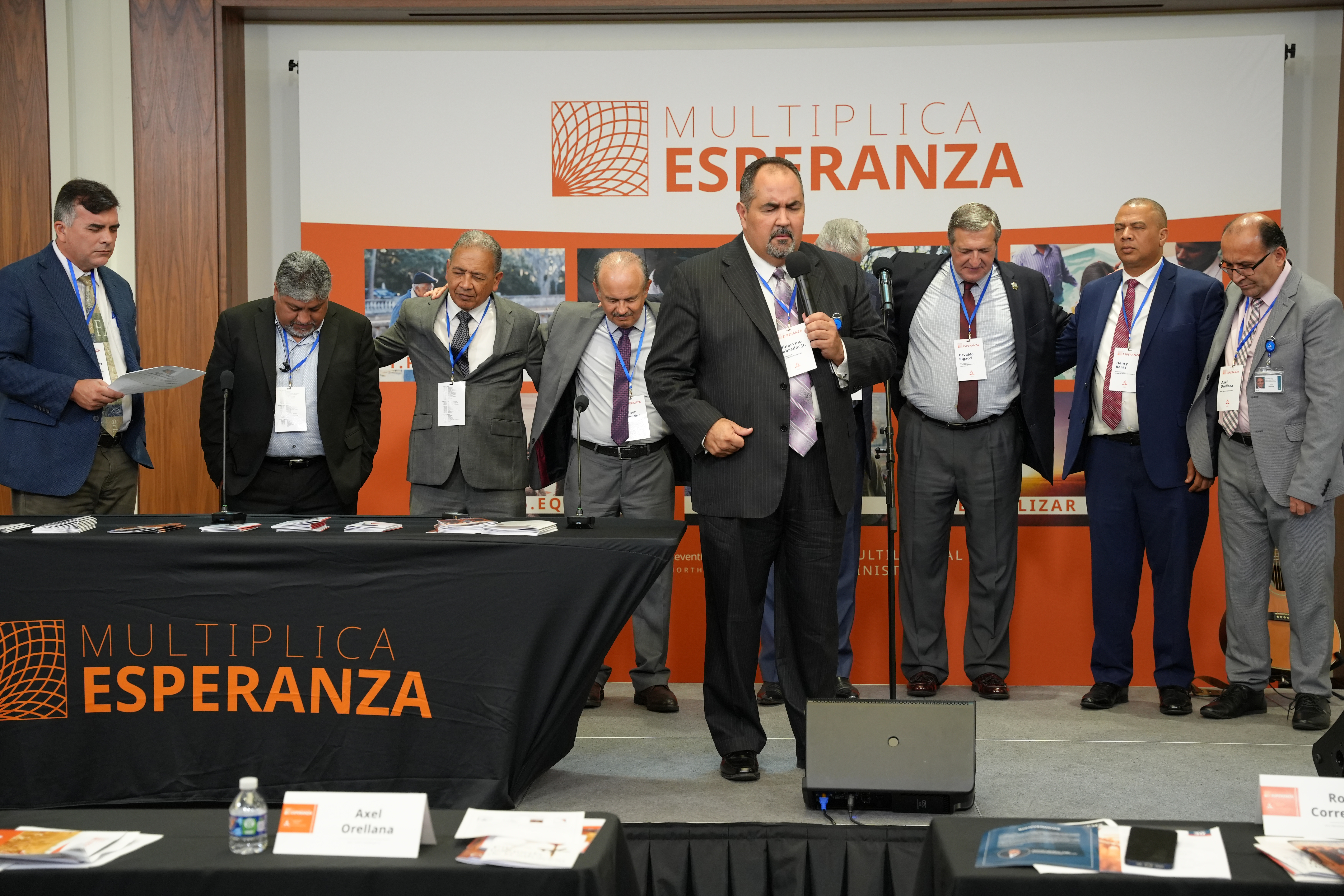 During the NAD Hispanic Annual Council Meeting: Multiplica Esperanza (Multiply Hope), Minner Labrador, NAD Multilingual Ministries director, introduces the theme of the event. Photo by Destre