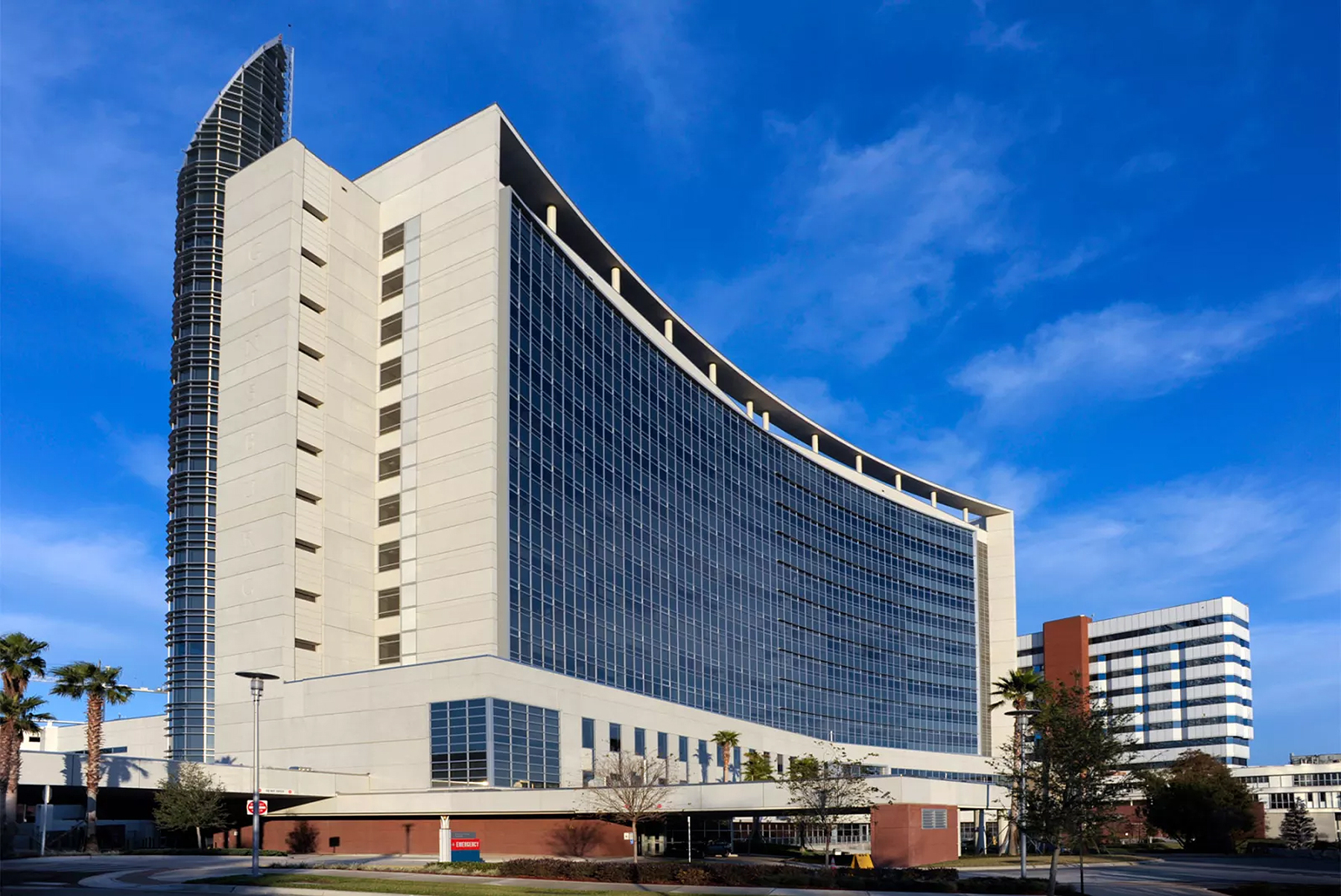 Photo of exterior of AdventHelath Orlando building